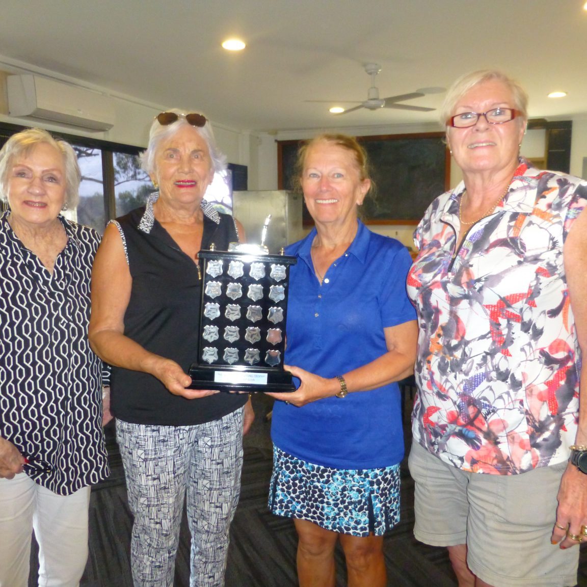 Quist Family Putting Trophy - Winners 
Susan Mingay and Lloma Laws, presented by Corinne and Jenny Quist